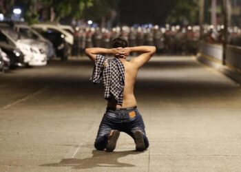 ရန်ကုန်ဆန္ဒပြပွဲ ၁၉ရက်မြောက်နေ့တွင် ဂျပန်သံရုံးအနီးဆန္ဒပြသူများကို ရဲတပ်ဖွဲ့က ဖြိုခွင်းရန်ကြိုးပမ်း