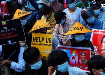 စစ်တပ်ရဲ့နောက်အကွက်