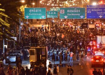 မြန်မာပြည်သူများနှင့် တသားတည်းရှိကြောင်း ထိုင်းလူထု ပြသ