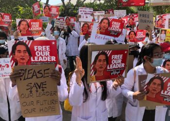 Striking health staff boycott COVID-19 jabs as the CDM grows