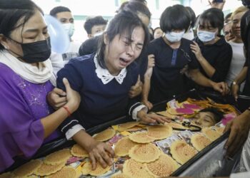 တစ်ပတ်အတွင်း စစ်ကောင်စီလက်နက်ကိုင်များ ပစ်သတ်မှုကြောင့် အနည်းဆုံး ၁၈၀ ခန့် ကျဆုံး