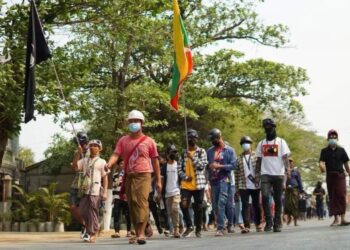 နောက်စေ့နှင့်နောက်ကျောကို ပစ်မည်ဟု ခြိမ်းခြောက်ပြီး ၂၄ နာရီအကြာ