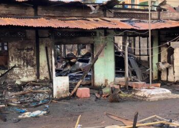 Regime forces blame, arrest Yangon residents after ward office burns down