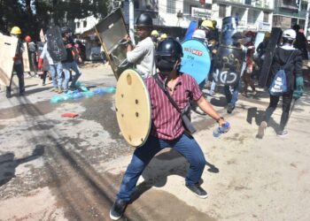 ‘We are frontliners’: Youth brave bullets and arrest to keep protests alive