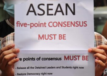 ပြည်တွင်းစစ်က ဖြစ်နေတာ မဟုတ်ဘူးလား?