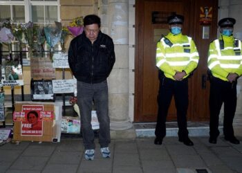 လန်ဒန်ရှိ မြန်မာသံရုံးကို အပိုင်စီးသည့် အာဏာသိမ်းစစ်အုပ်စု၏ အနိုင့်ကျင့်မှုအပေါ် ဗြိတိန် ဝေဖန်ပြစ်တင်