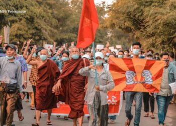 နိုင်ငံအနှံ့ ဆန္ဒပြပွဲများတစ်ပြိုင်နက်ပြန်ပေါ်လာ၊ စစ်ကောင်စီလက်ချက်ဖြင့် ခြောက်ဦးကျဆုံး