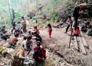 Junta arrests man fundraising for Mindat IDPs and confiscates donations