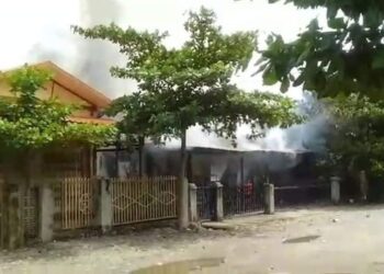 ကလေးမြို့တောင်ပိုင်းရှိ အိမ်ခြေ ၂၀၀၀ ကျော်ရှိသော တင်သားကျေးရွာကို စစ်ကောင်စီနှင့်ပျူစောထီးများက မီးစတင်ရှို့နေ