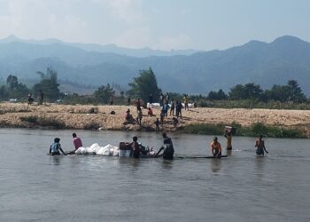 လေးကေ့ကော်တွင် စစ်တပ်က လက်နက်ကြီး၊ လေယာဉ်များဖြင့် အပြင်းအထန်တိုက်နေ