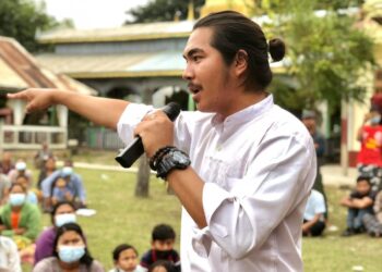 ‘We can’t win this fight with armed resistance alone’