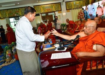 အာဏာရှင်နဲ့ ထေရဝါဒ