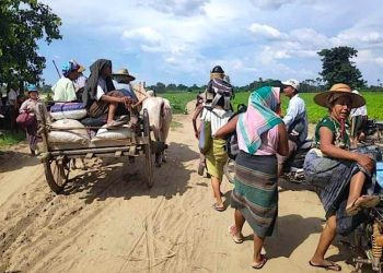 ဧရာဝတီမြစ်ဘေး ကျေးရွာ ၂၀ မှ ဒေသခံများ ထွက်ပြေးနေကြရ