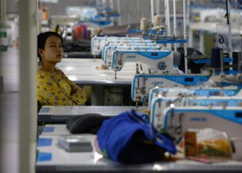 Clothing industry workers sacked, arrested after requesting wage increase