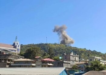 More Myanmar troops fleeing rebel attacks enter India