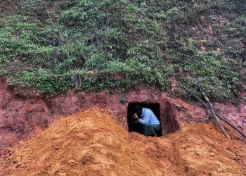 Ethnic minority fighters seize northern town from Myanmar military regime