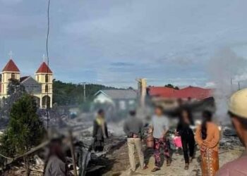 ဟားခါးတွင် တိုက်ခိုက်ခံရသည့် စစ်ကောင်စီတပ်က လူနေအိမ်များကို မီးရှို့