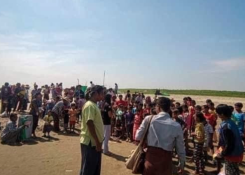 သတင်း မြင်းခြံတွင် စစ်ကောင်စီတပ်က စစ်ဘေးရှောင်များထံမှ ရွှေနှင့်ငွေသားများ အကြမ်းဖက်လုယူ